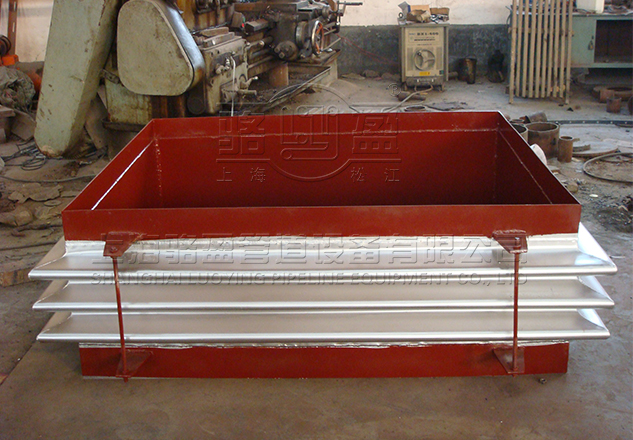 矩形套筒补偿器