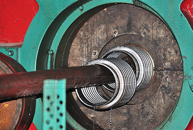 套筒补偿器波纹管生产现场